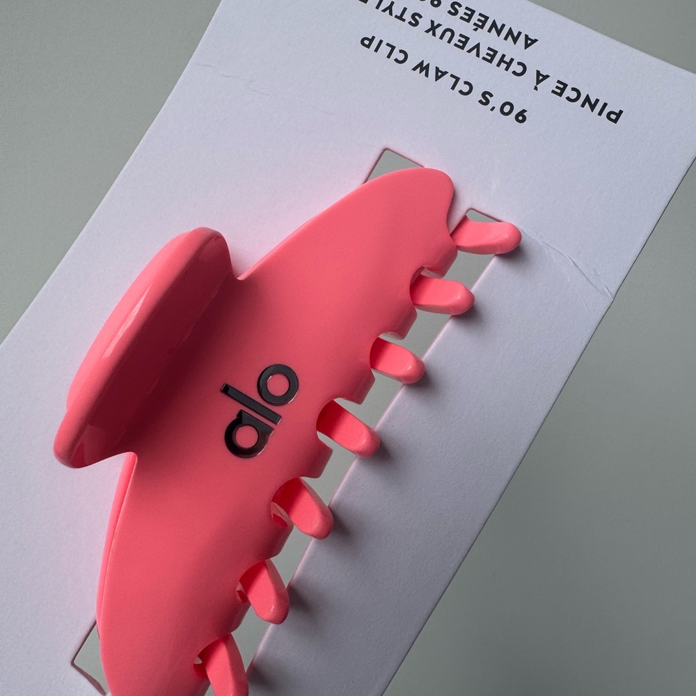 ALO Yoga Neon Bubblegum Hair Clip